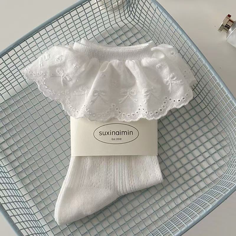 The Eyelet Lace Socks
