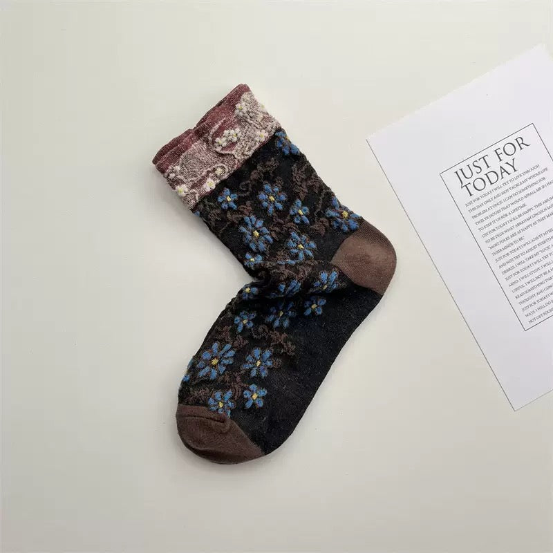 Vintage Raised Floral Sheer Crew Socks for Women – Contrast Jacquard Cuff Ankle Socks