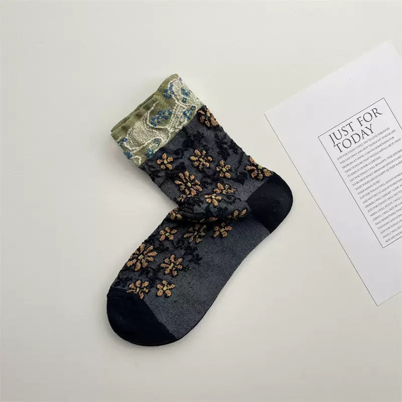 Vintage Raised Floral Sheer Crew Socks for Women – Contrast Jacquard Cuff Ankle Socks
