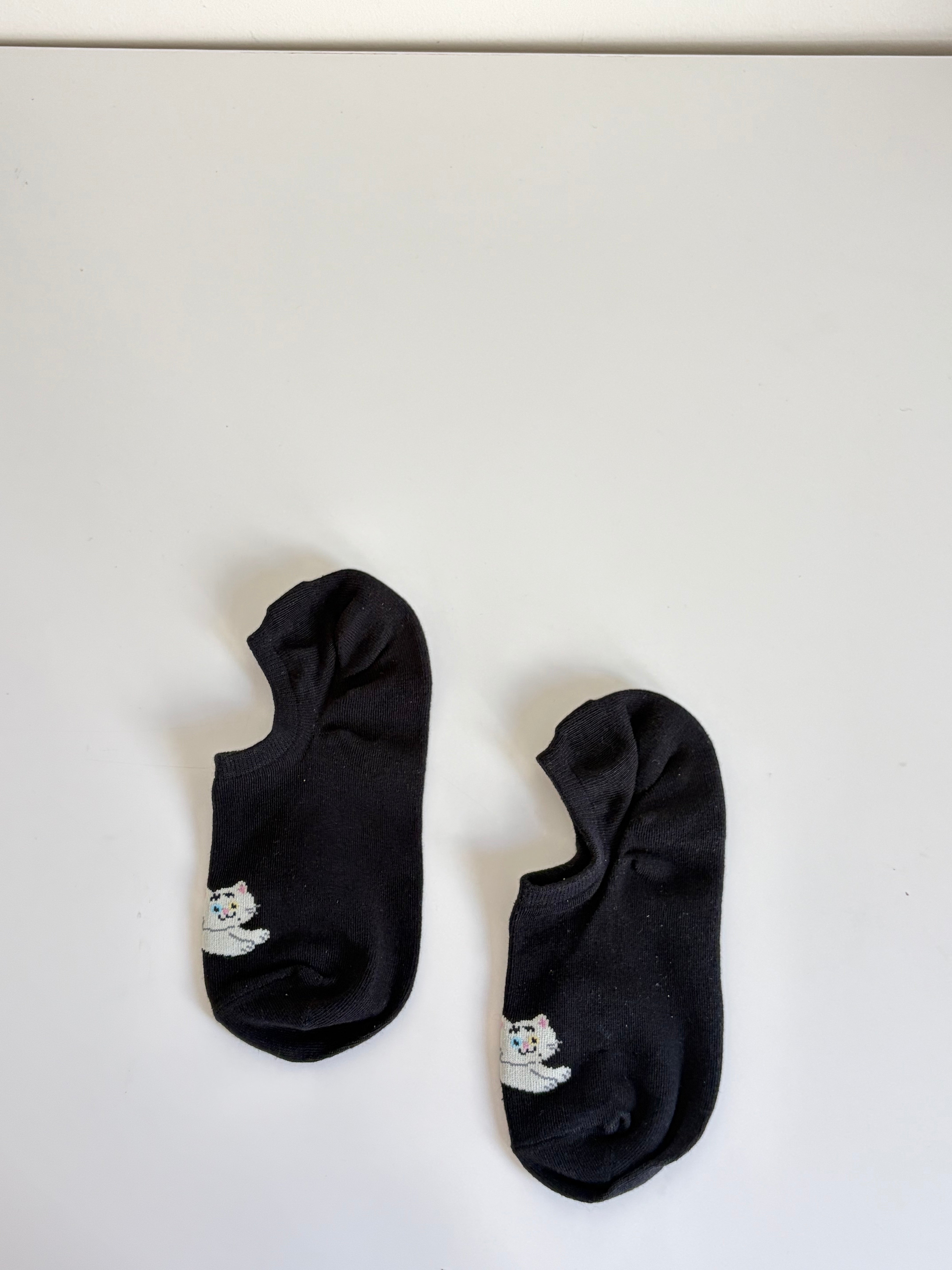 Hidden Whimsy – Cat Illustration No-Show Socks- Women's Ankle Socks