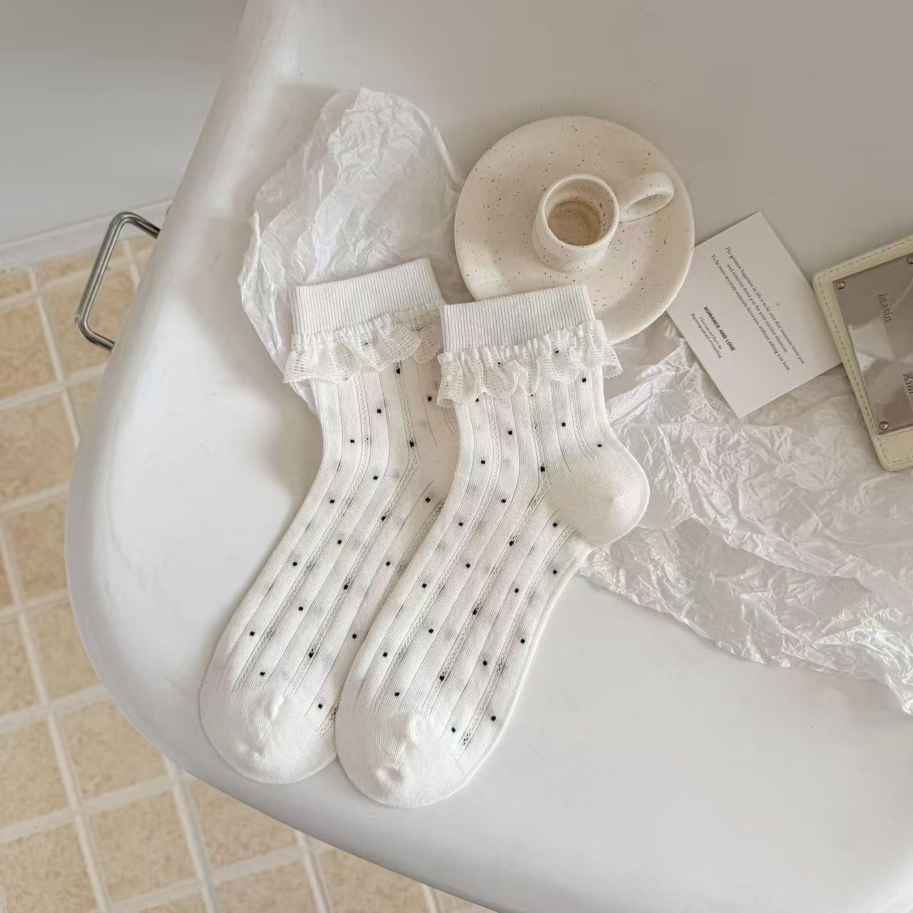 Pointelle Ruffle Trim Crew Socks