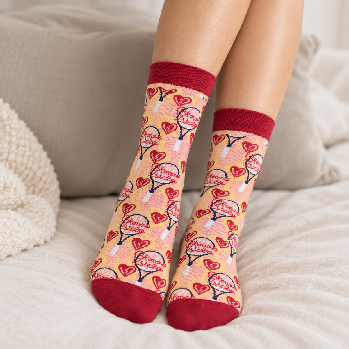 Women’s Retro Heart Print Crew Socks – Pink Graphic Mid-Calf Socks