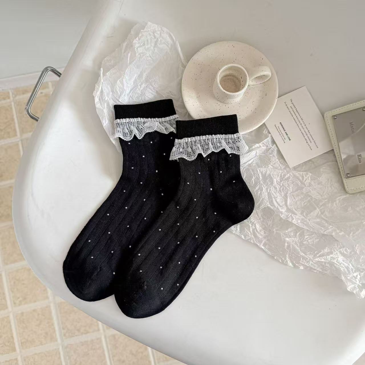 Pointelle Ruffle Trim Crew Socks