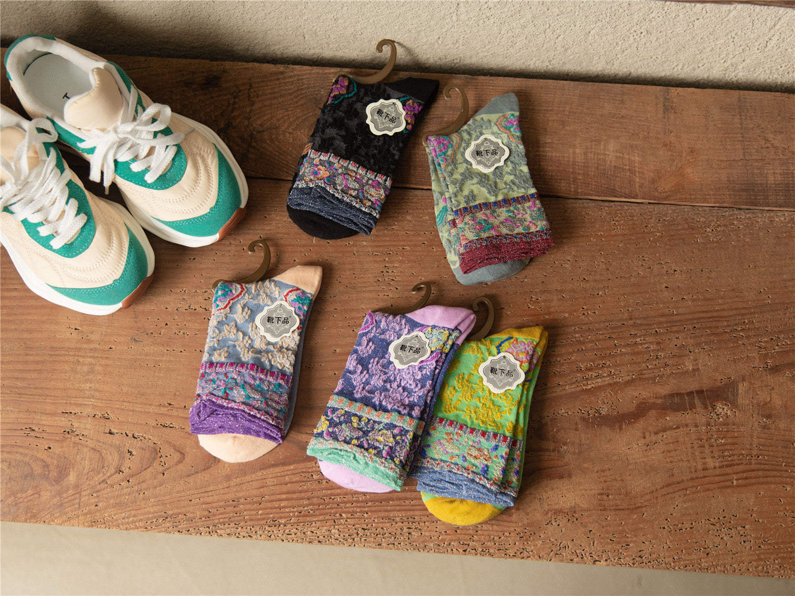 Vintage Floral Embroidered Crew Socks for Women – Glitter Cuff Sheer Jacquard Socks