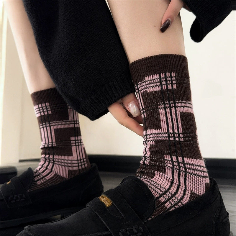 Retro Geometric Plaid Crew Socks – Women’s Cotton-Blend Jacquard Socks