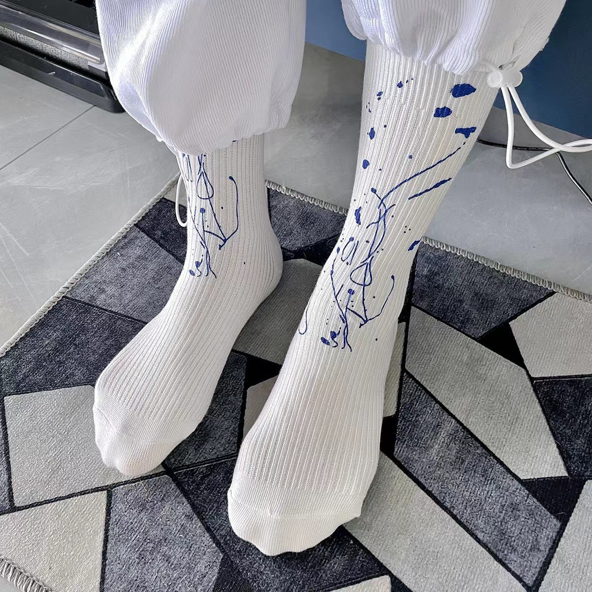 Abstract Graffiti Line Crew Socks for Women – Colourful Streetwear Mid-Calf Socks