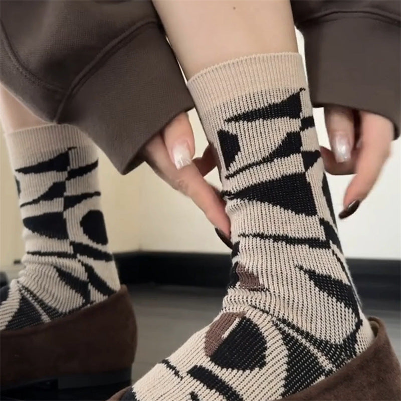Retro Geometric Plaid Crew Socks – Women’s Cotton-Blend Jacquard Socks
