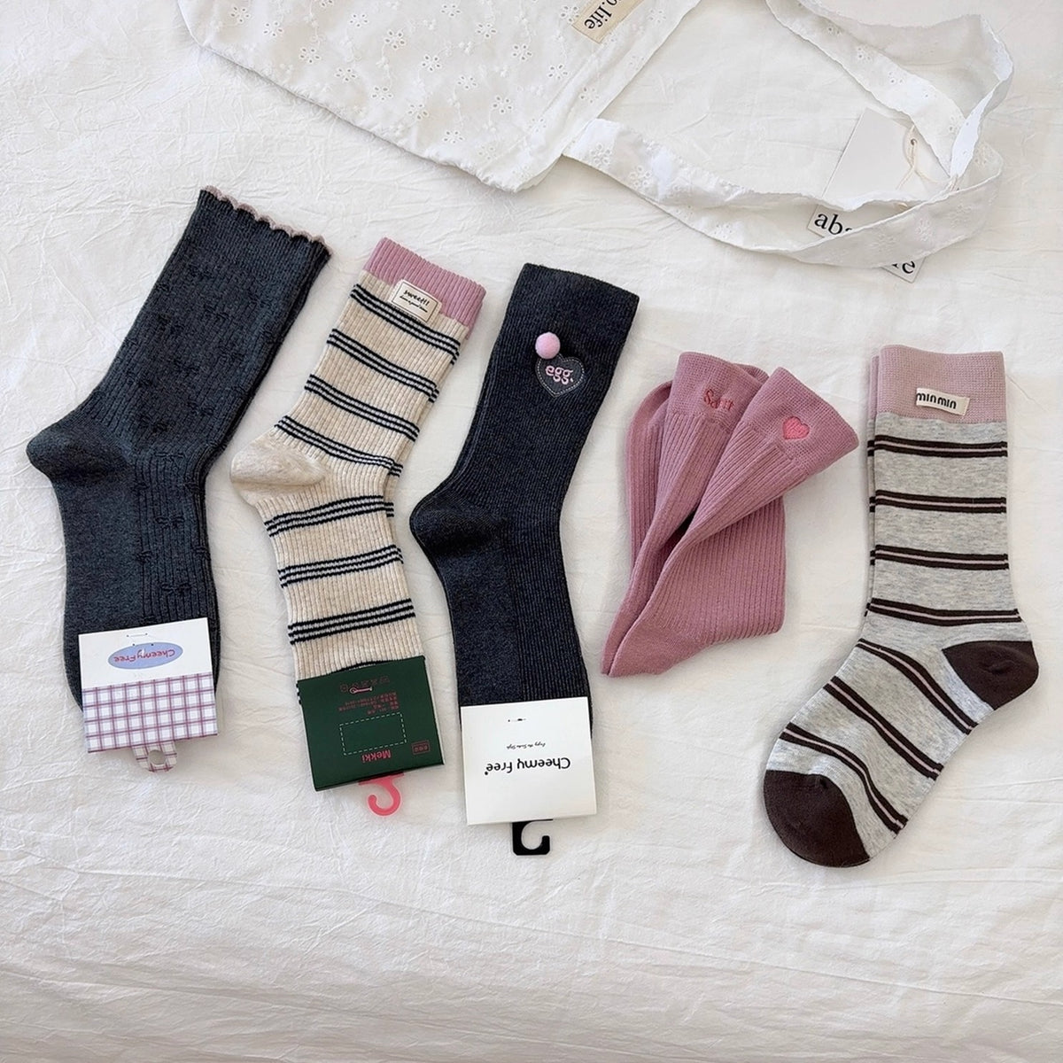 Vintage Pink & Grey Crew Socks for Women – Cute Embroidered Striped Mid-Calf Socks