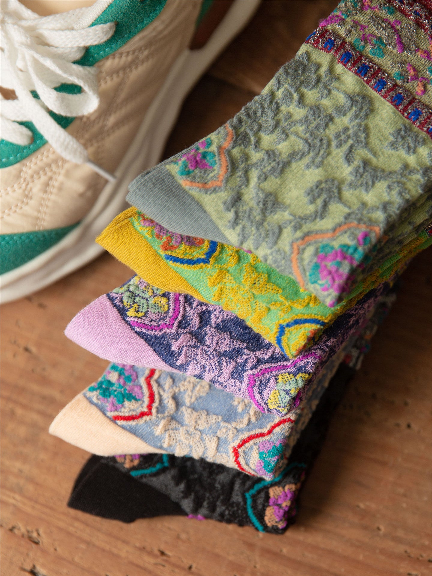 Vintage Floral Embroidered Crew Socks for Women – Glitter Cuff Sheer Jacquard Socks