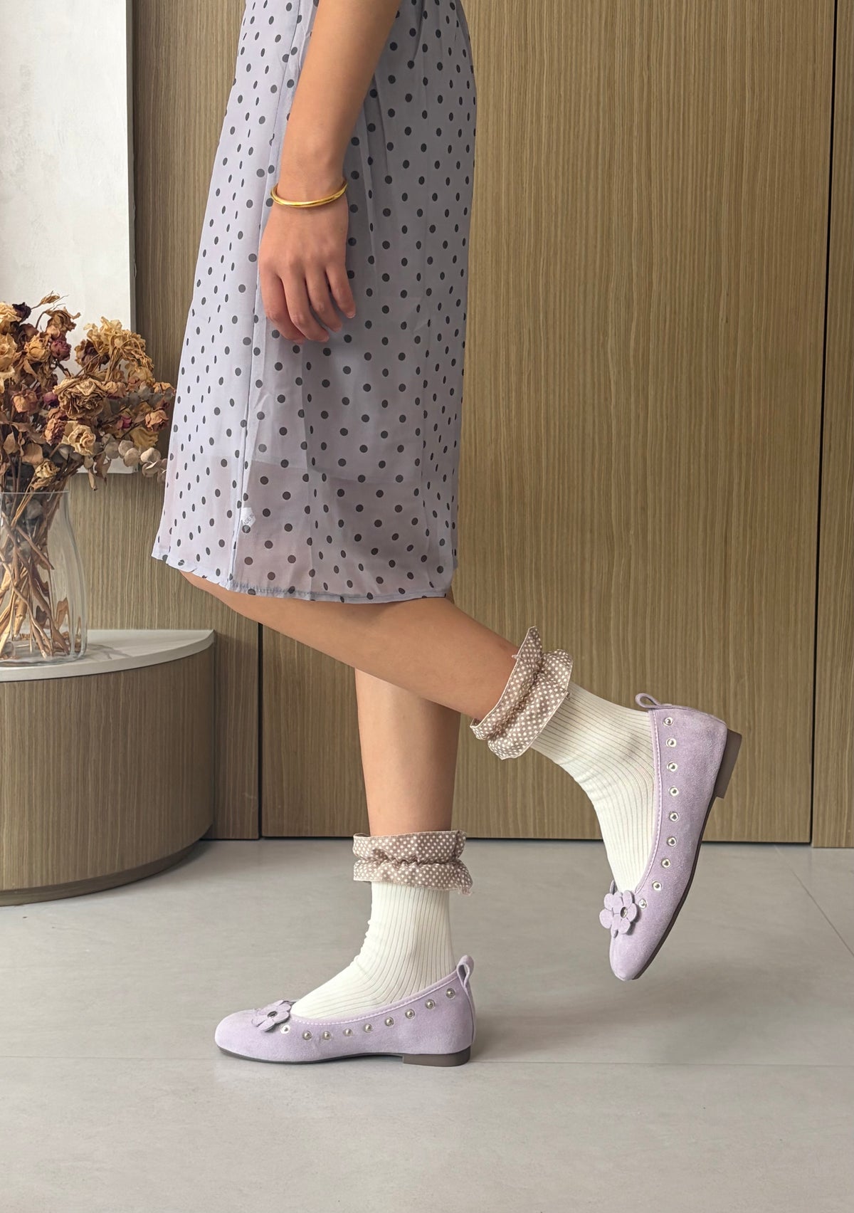 Cream Ribbed Socks with Star-Print Ruffles